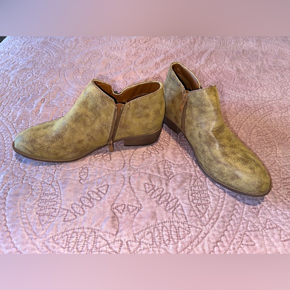 Journee Collection Western Ankle Booties - Picture 2 of 12